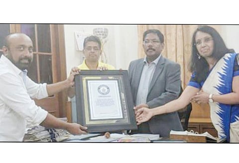 12 மணிநேரத்தில் 33.35 டன் பிளாஸ்டிக் பாட்டில்களை சேகரித்து சாதனை கின்னஸ் புத்தகத்தில் இடம் பிடித்த பெங்களூரு மாநகராட்சி