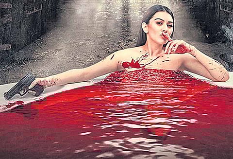 வலுக்கும் எதிர்ப்புகள் - ஹன்சிகாவின் சர்ச்சை படங்கள்