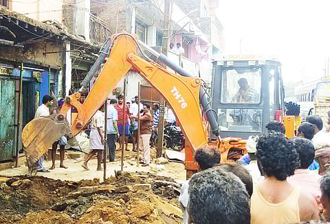 ஜெயங்கொண்டத்தில் சாலையோர ஆக்கிரமிப்புகள் அகற்றம்