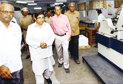 எழுதுபொருள், அச்சுத்துறையில் நவீனமயம் அவசியம் கவர்னர் கிரண்பெடி அறிவுறுத்தல்