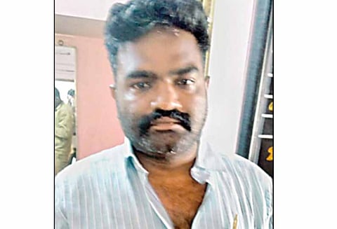 சிறுமியை திருமணம் செய்து சித்ரவதை, தலைமறைவாக இருந்த வாலிபர் கைது