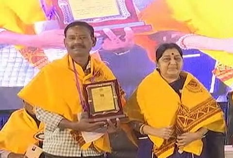 இந்தியை தேசிய மொழியாக்க எல்லா தகுதியும் உள்ளது - சுஷ்மா சுவராஜ்