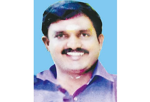 தி.மு.க. முன்னாள் கவுன்சிலர் வெட்டிக்கொலை: சிறுவன் உள்பட 7 பேர் கைது; அண்ணன் மனைவிக்கு வலைவீச்சு