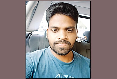 கள்ளக்காதலி மாயமான விவகாரம்: போலீஸ் விசாரணைக்கு பயந்து என்ஜினீயர் தற்கொலை - சின்னசேலம் அருகே பரபரப்பு