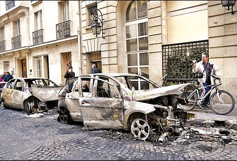 பிரான்சில் மீண்டும் வலுப்பெற்றது மஞ்சள் அங்கி போராட்டம் - பல இடங்களில் வன்முறை வெடித்தது