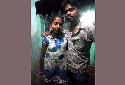 திருமணமான 2 மாதத்தில் தூக்கில் தொங்கிய நிலையில் புதுப்பெண் பிணம்: சப்-கலெக்டர் விசாரணை