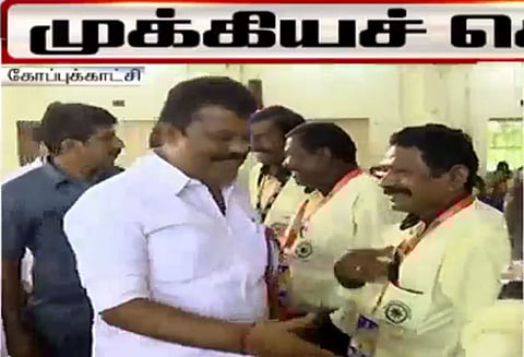 பேருந்து மீது கல்வீசி தாக்குதல் நடத்திய வழக்கு; அமைச்சர் பாலகிருஷ்ண ரெட்டிக்கு 3 ஆண்டுகள் சிறை