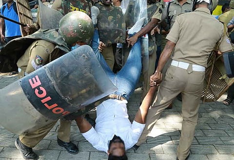 சபரிமலை விவகாரம்: கேரளா முழுவதும் இதுவரை 6,000 பேர் கைது