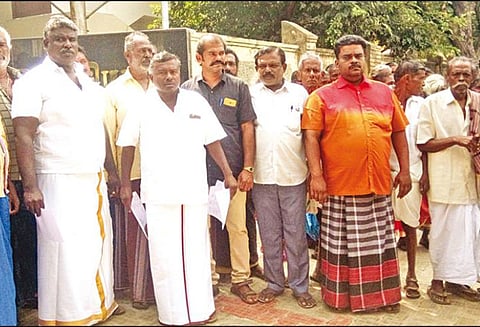 பாளையங்கோட்டையில் மீன்சந்தை அமைக்க வேண்டும் கலெக்டரிடம், வியாபாரிகள் கோரிக்கை