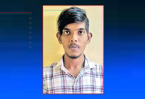 சோழவரத்தில் வாலிபர் கொலை வழக்கில் ரவுடி கைது 2 பேருக்கு வலைவீச்சு