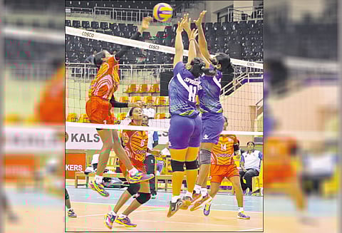 தேசிய சீனியர் கைப்பந்து: கால்இறுதியில் தமிழக பெண்கள் அணி தோல்வி