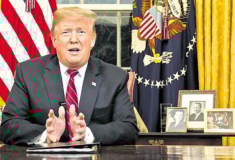 மெக்சிகோ எல்லையில் சுவர் எழுப்ப ரூ.40 ஆயிரம் கோடி தேவை - அமெரிக்க மக்களிடம் தொலைக்காட்சி மூலம் டிரம்ப் பேச்சு