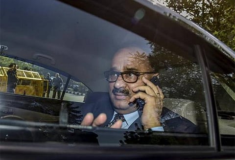 மத்திய அரசின் உத்தரவை ரத்து செய்து சுப்ரீம் கோர்ட்டு பணியில் அமர்த்திய அலோக் வர்மா நீக்கம் என தகவல்