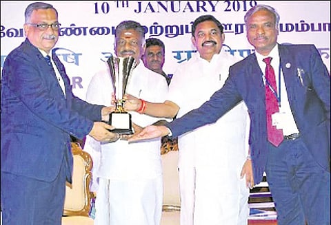 வேறு தொழில் தொடங்க பிளாஸ்டிக் தயாரிப்பு நிறுவனங்களுக்கு கடனுதவி அளிக்க வேண்டும் வங்கிகளுக்கு, எடப்பாடி பழனிசாமி வேண்டுகோள்