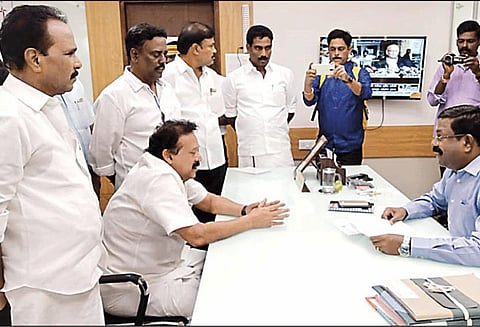 புதிதாக அறிவிக்கப்பட்ட கள்ளக்குறிச்சி மாவட்டத்தில் திருக்கோவிலூர் தொகுதியை இணைக்க கூடாது கலெக்டரிடம் பொன்முடி எம்.எல்.ஏ. மனு