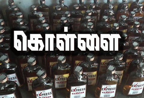 நெமிலி அருகே டாஸ்மாக் கடையின் ஷட்டரை உடைத்து ரூ.1½ லட்சம் மதுபாட்டில்கள் கொள்ளை மினிவேனில் மர்ம நபர்கள் எடுத்துச்சென்றனர்