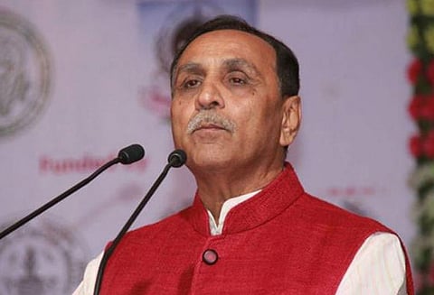 பொருளாதாரத்தில் பின் தங்கியோருக்கான 10 சதவீத இட ஒதுக்கீடு குஜராத்தில் இன்று அமல்