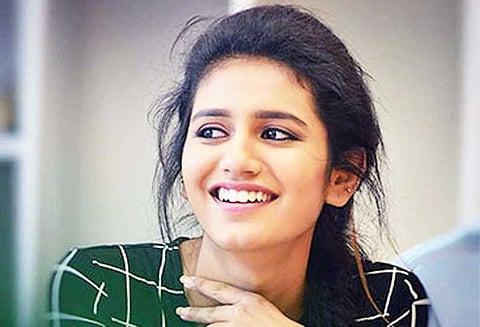 கண் சிமிட்டல் மூலம் பிரபலம் : இந்தி படத்தில் பிரியா வாரியர்