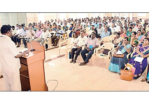 ‘ஆசிரியர்களின் வருகையை பதிவு செய்ய பயோமெட்ரிக் முறை விரைவில் அமல்’ முதன்மை கல்வி அதிகாரி தகவல்