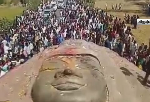 64 அடி பிரம்மாண்ட சிலை கிருஷ்ண‌கிரி சென்றடைந்த‌து