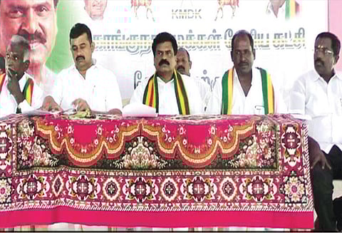 நாடாளுமன்ற தேர்தலில் கொங்குநாடு மக்கள் தேசிய கட்சி தி.மு.க. கூட்டணியில் தொடரும் - ஈ.ஆர்.ஈஸ்வரன் பேட்டி