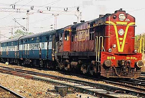 உத்தரபிரதேசத்தில் ரெயில் மோதி 25 பசுக்கள் பலி