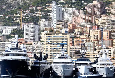 உலகளவில் பணக்காரர்களுக்கும், நிறுவனங்களுக்கும் வரி விகிதங்கள் வியத்தகு முறையில் குறைப்பு -ஆய்வில் தகவல்