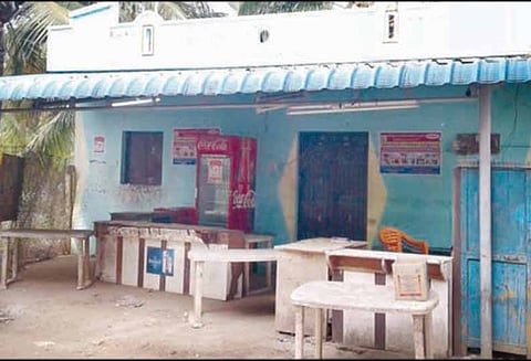 கொடைரோடு அருகே டாஸ்மாக் கடையின் பூட்டை உடைத்து முகமூடி கொள்ளையர்கள் கைவரிசை