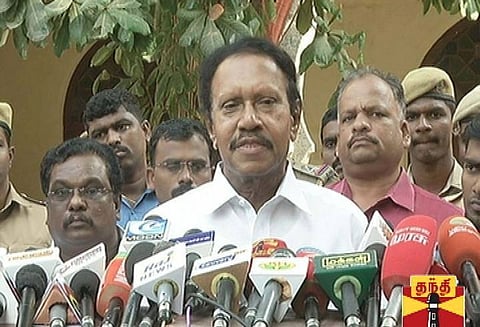 தமிழக அரசு மீது பா.ஜ.க. தலைவர்கள் விமர்சனம்; வாயை மூடி அமைதியாக இருக்க முடியாது: தம்பிதுரை எம்.பி.