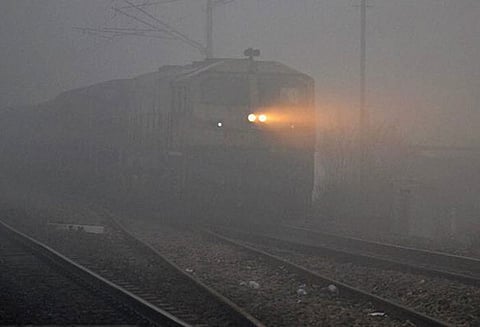 டெல்லியில் கடும் பனி மூட்டம்: 21 ரயில்கள் தாமதம்