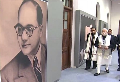 நேதாஜி அணிந்த தொப்பியை பரிசாக அளித்த அவரது குடும்பத்திற்கு பிரதமர் மோடி நன்றி