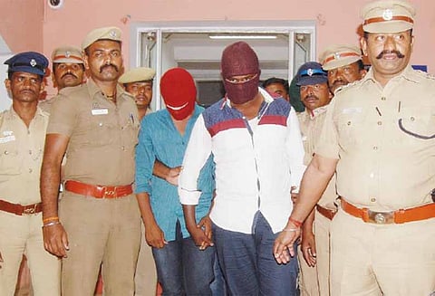 வேடசந்தூரில் இந்து முன்னணி பிரமுகரை கொலை செய்ய திட்டமிட்ட 5 பேர் கைது