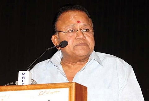 “தமிழ் தெரிந்த நடிகைகளை ஒதுக்குவதா?” -நடிகர் ராதாரவி