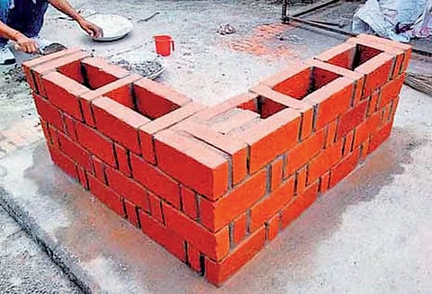 தினம் ஒரு தகவல் : ‘எலிப்பொறி சுவர்’