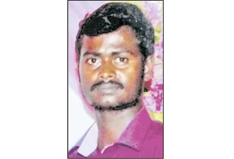 மணலி புதுநகர் அருகே வாலிபர் அடித்துக் கொலை 2 பேர் கைது