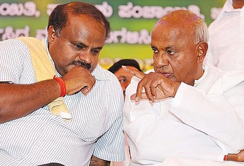 ‘காங்கிரஸ் விமர்சனத்தை பற்றி கவலைப்பட வேண்டாம்’ முதல்-மந்திரி குமாரசாமிக்கு தேவேகவுடா அறிவுரை