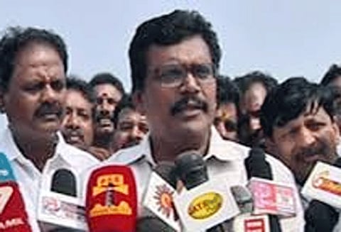 நான் தி.மு.க.வில் இணையப்போகிறேன் என்று தவறான தகவல் பரவி வருகிறது தங்கதமிழ்செல்வன் பேட்டி