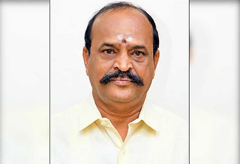 மக்களை காப்பாற்றும் நிலையில் உள்ளோம், “தேர்தல் கூட்டணிக்காக அ.தி.மு.க. அலையவில்லை” - டி.டி.வி.தினகரனுக்கு அமைச்சர் கடம்பூர் ராஜூ பதிலடி