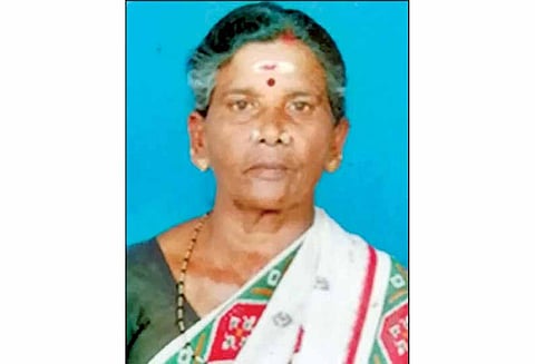 பொள்ளாச்சி அருகே குஞ்சிபாளையத்தில் பெண் அடித்துக் கொலை - போலீசார் விசாரணை