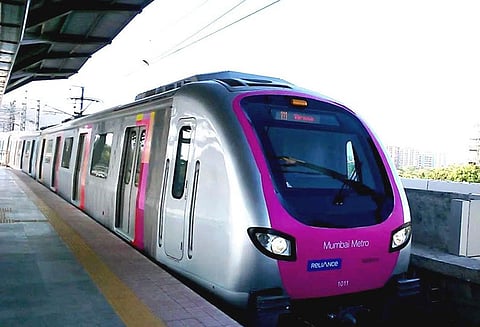 கல்லூரி ஆசிரியர்களுக்கு சம்பள உயர்வு தானேயில் 29 கி.மீ. தூரத்துக்கு மெட்ரோ ரெயில் திட்டம் மந்திரி சபை ஒப்புதல்