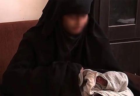 சிரியாவில் இங்கிலாந்து நாட்டைச்சேர்ந்த பெண் பயங்கரவாதியின் குழந்தை பலி