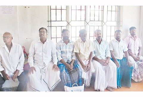 ஹைட்ரோகார்பன் திட்டத்தை எதிர்த்து காத்திருப்பு போராட்டம்; 7 பேர் கைது பந்தல் அகற்றப்பட்டதால் பரபரப்பு