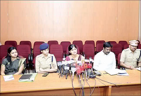 தேர்தல் நடத்தை விதிமுறைகள் அமல்: ஆவணங்கள் இன்றி ரூ.50 ஆயிரத்துக்கு மேல் எடுத்து சென்றால் பறிமுதல் கலெக்டர் ரோகிணி எச்சரிக்கை