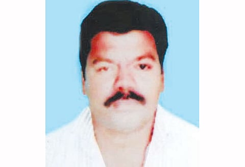 பூதப்பாண்டி அருகே டெம்போ உரிமையாளர் குளத்தில் மூழ்கி சாவு மீன் பிடித்த போது பரிதாபம்