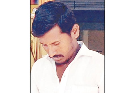 மாணவியை கடத்தி சென்று பலாத்காரம் செய்த கட்டிட தொழிலாளிக்கு 10 ஆண்டு சிறை வேலூர் கோர்ட்டு தீர்ப்பு