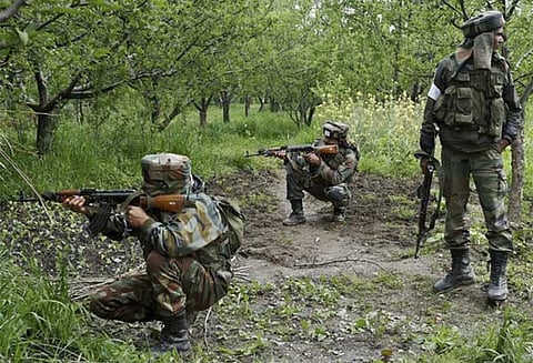 காஷ்மீரில் பாகிஸ்தான் அத்துமீறி தாக்குதல் இந்திய ராணுவம் பதிலடி
