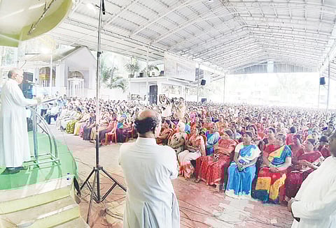 குழித்துறை மறை மாவட்ட ஆயர் தாக்கப்பட்டதை கண்டித்து பொதுக்கூட்டம்