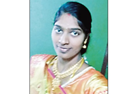 விருத்தாசலம் அருகே திருமணமான 6 மாதத்தில் இளம் பெண் மர்ம சாவு போலீஸ் விசாரணை