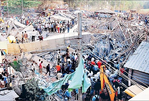 தார்வாரில் புதிதாக கட்டப்பட்டு வந்த 5 மாடி கட்டிடம் இடிந்தது; 2 பேர் பலி - 40 பேரின் கதி என்ன?