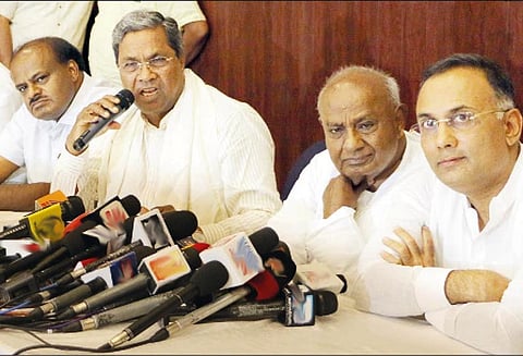 கர்நாடகத்தில் பா.ஜனதாவுக்கு எதிராக தேர்தல் வியூகம்: காங்.-ஜனதா தளம்(எஸ்) இணைந்து பிரசாரம் - தலைவர்கள் கூட்டத்தில் முடிவு